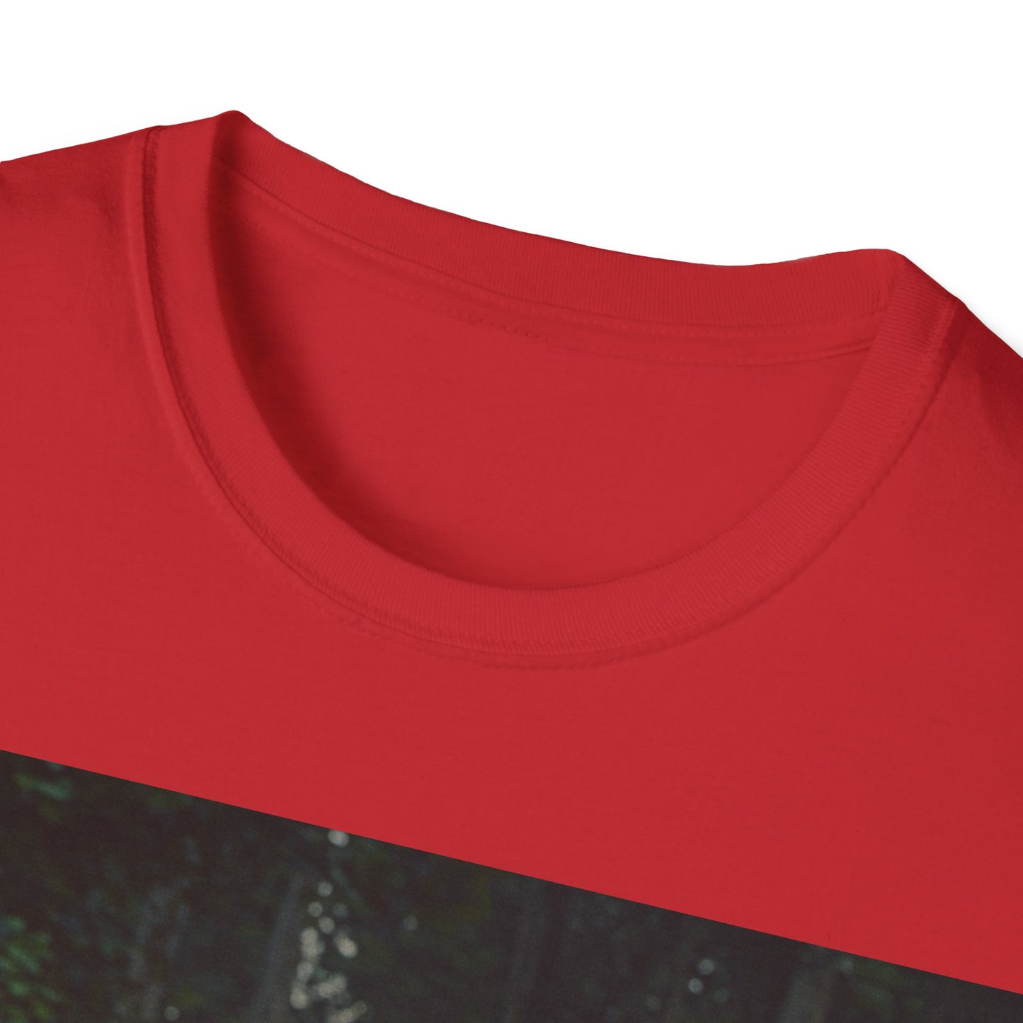 UK - Horror-Themed Unisex Softstyle T-Shirt - Creepy Zombie Design