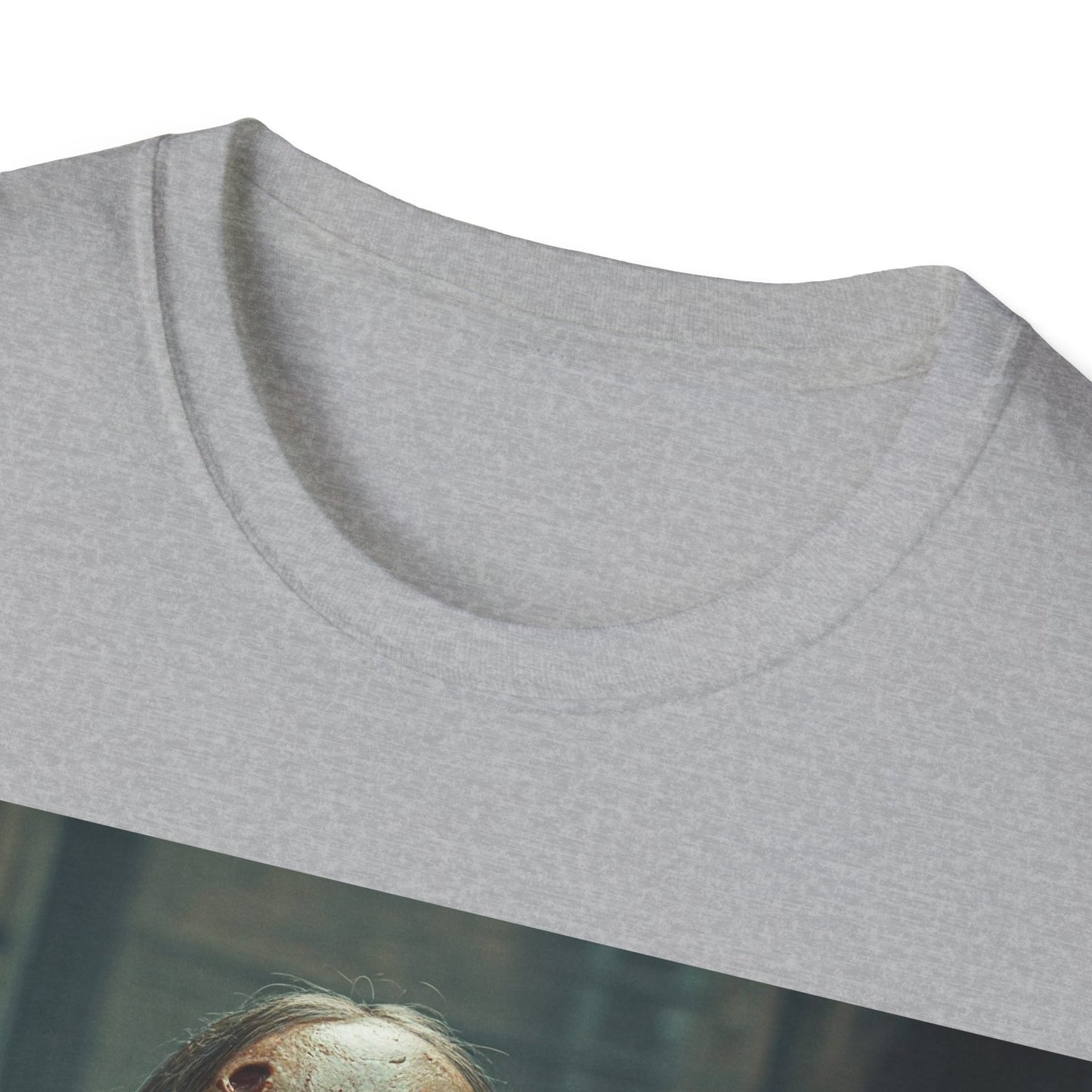 UK - Unisex Softstyle T-Shirt - Creepy Zombie Graphic Tee for Halloween