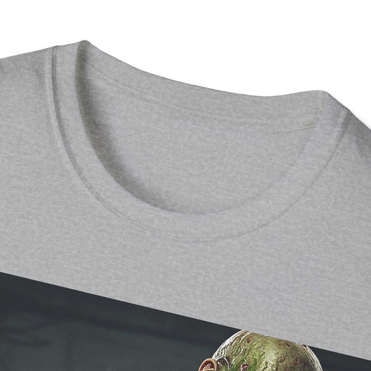 UK - Zombie Graphic Unisex Softstyle T-Shirt - Perfect for Halloween and Horror Fans