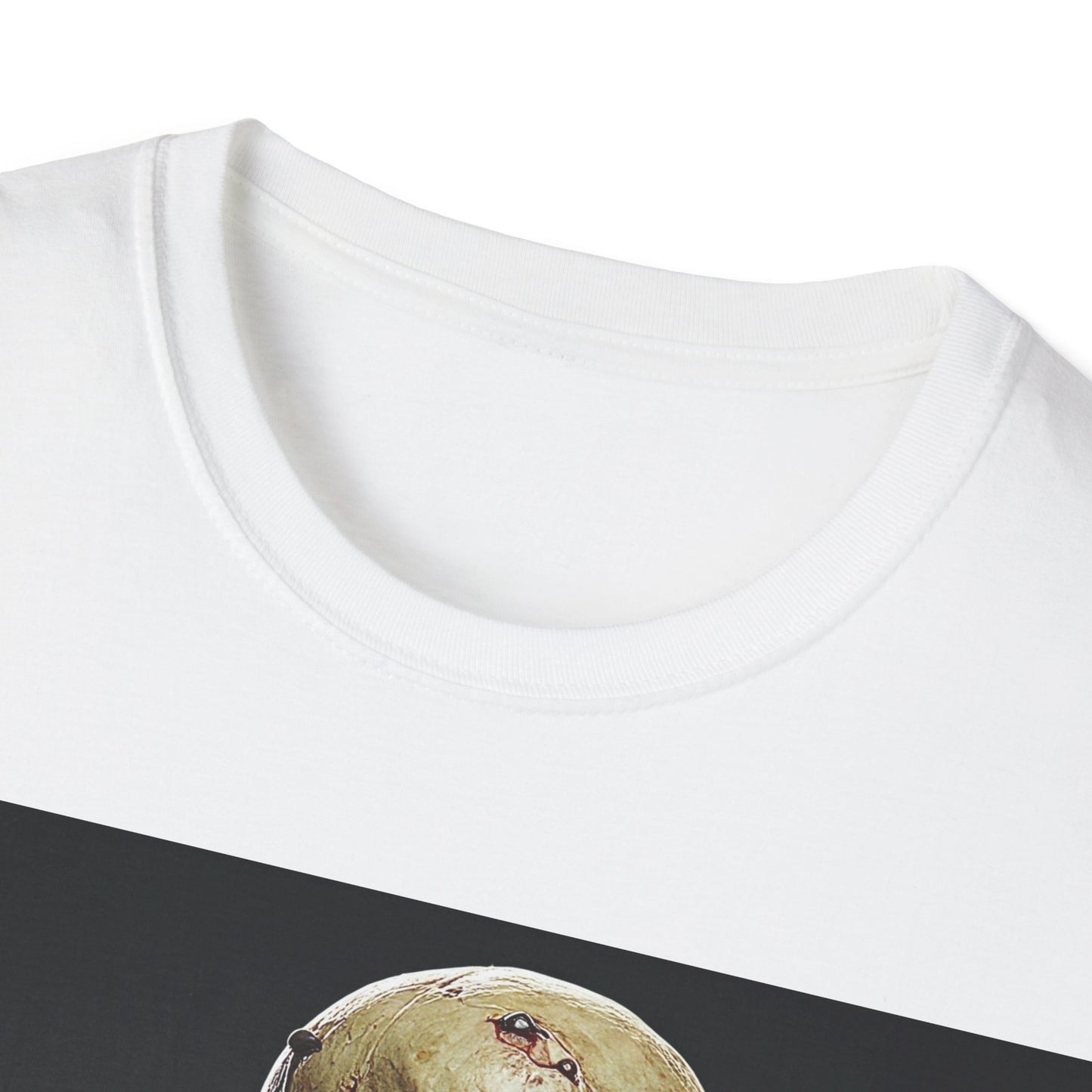 UK - Spooky Skeleton Unisex Softstyle T-Shirt - Perfect for Halloween & Horror Fans