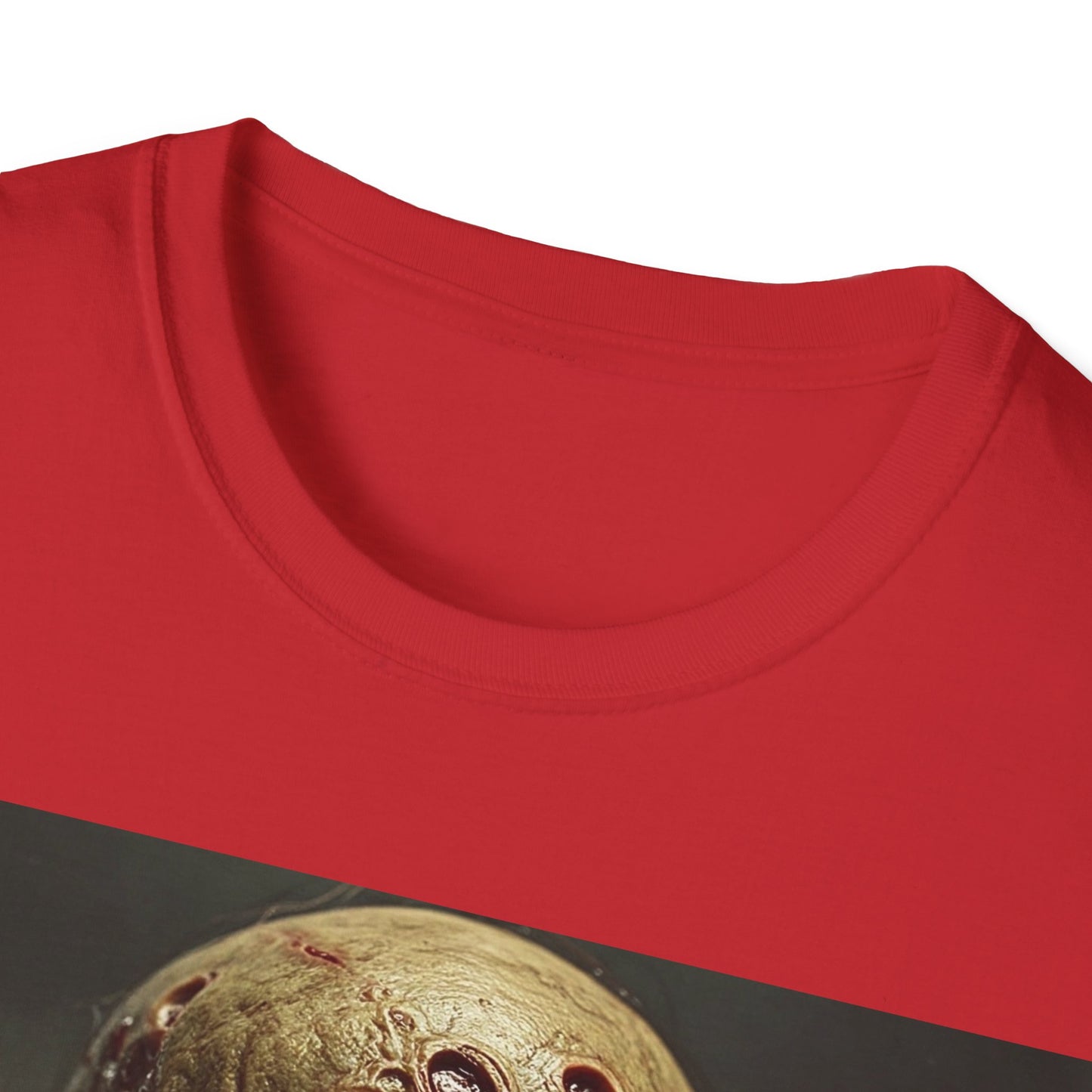 UK - Unisex Softstyle T-Shirt - Creepy Skull Design - Perfect for Halloween or Casual Wear