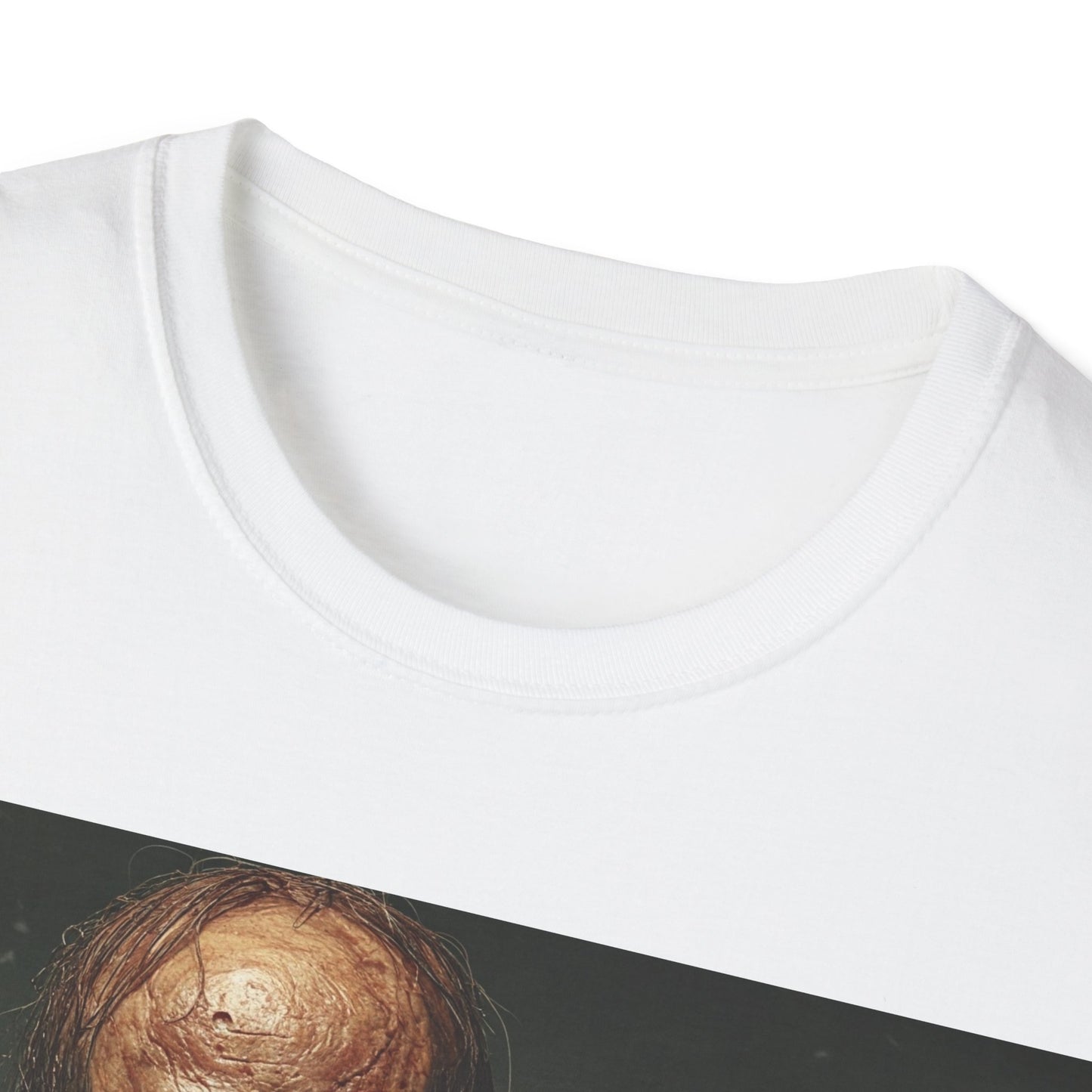 UK - Spooky Skeleton Unisex Softstyle T-Shirt - Perfect for Halloween and Horror Lovers