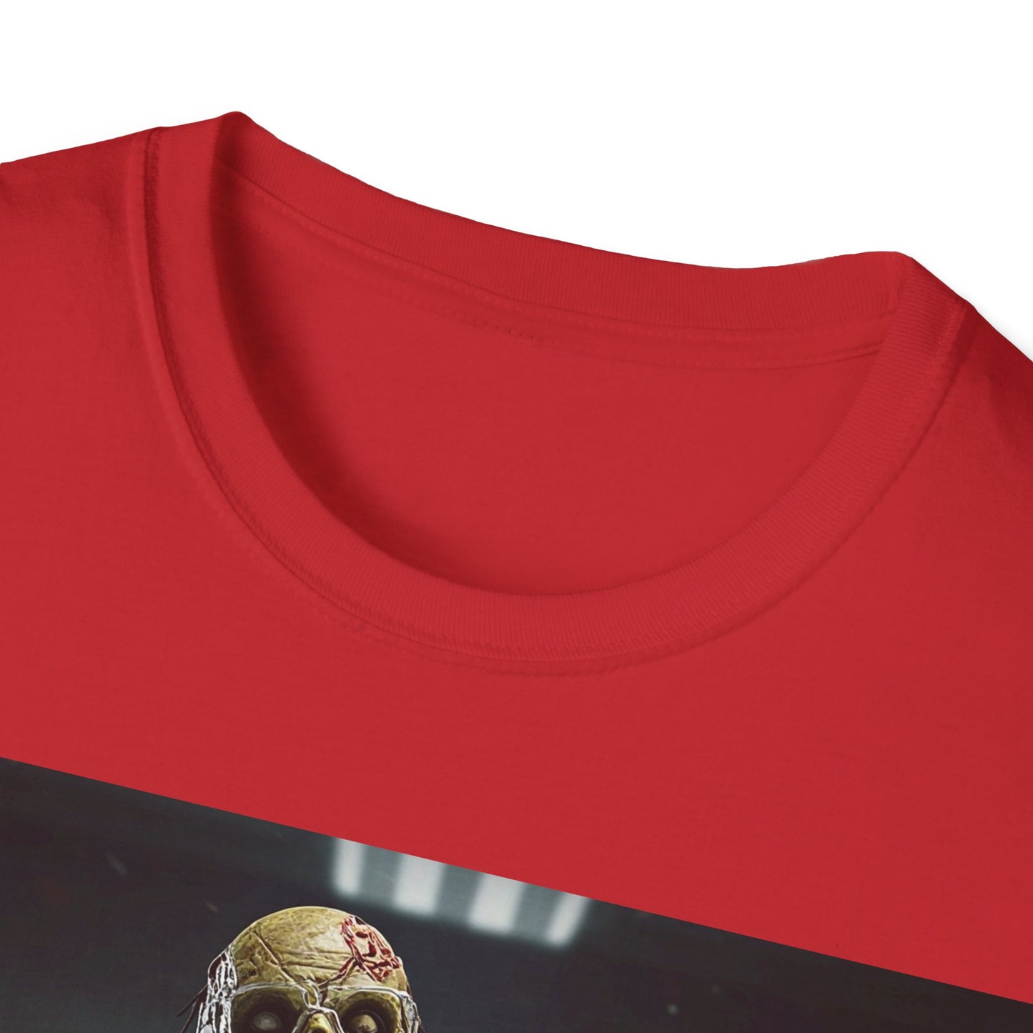 UK - Zombie Scientist Unisex Softstyle T-Shirt - Perfect for Halloween and Horror Fans