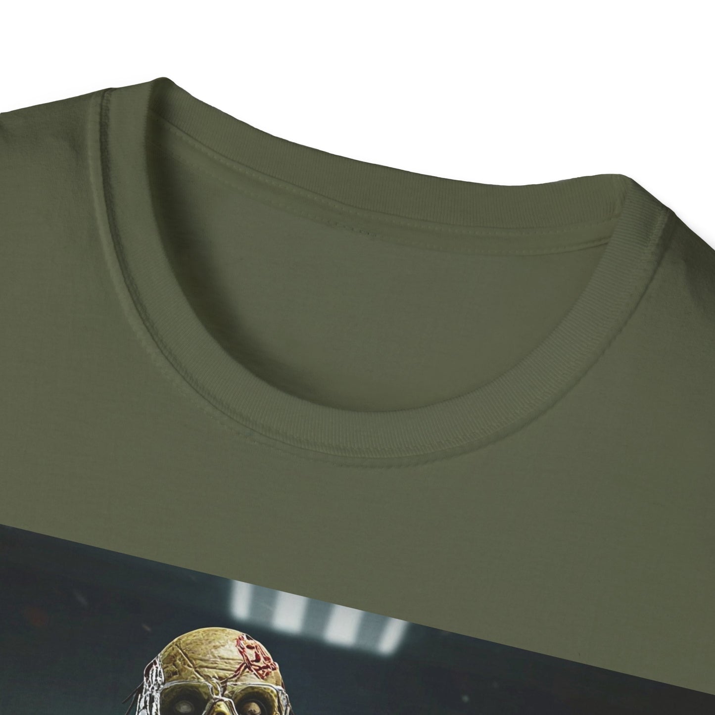 UK - Zombie Scientist Unisex Softstyle T-Shirt - Perfect for Halloween and Horror Fans