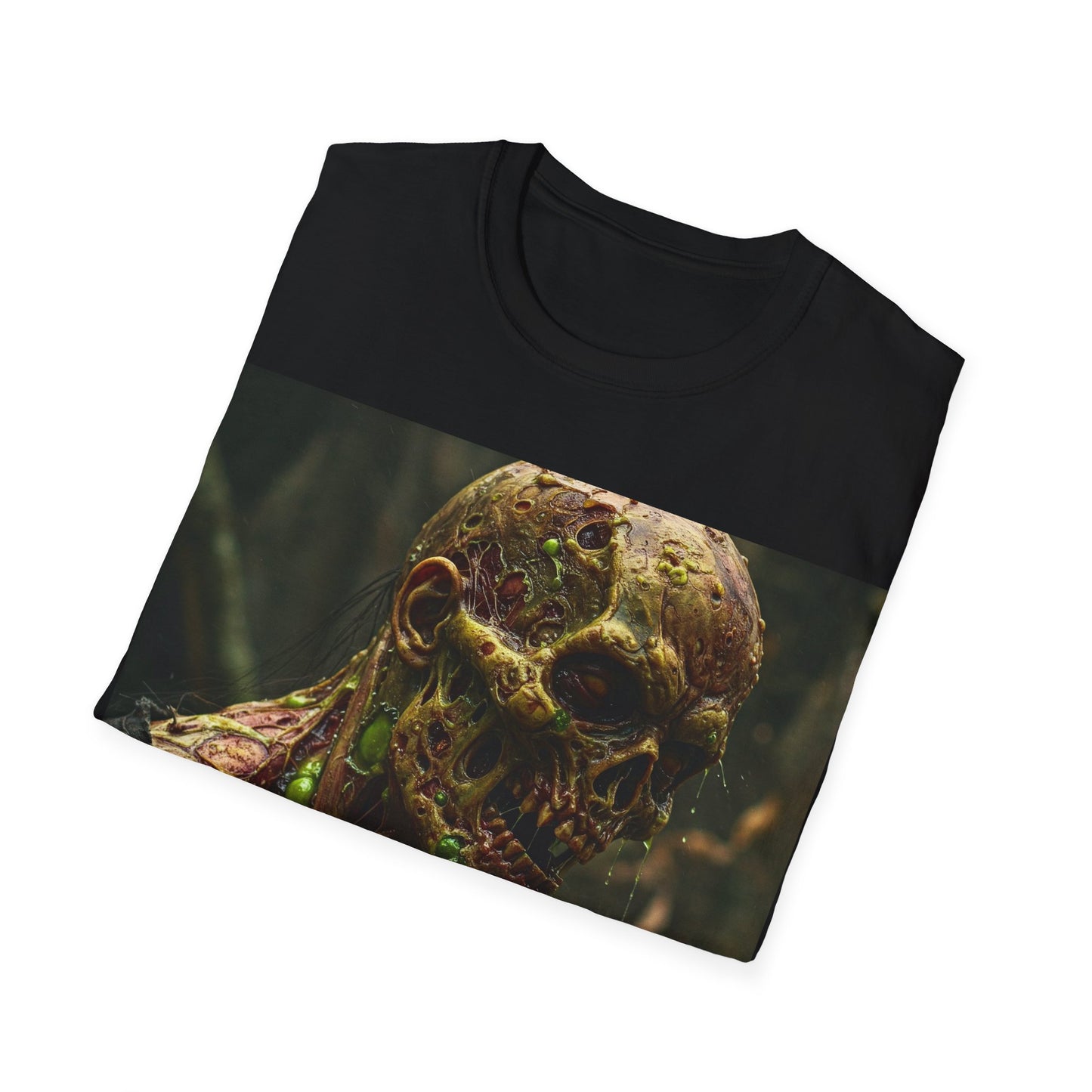 UK - Creepy Zombie Graphic Unisex Softstyle T-Shirt - Perfect for Halloween and Horror Fans