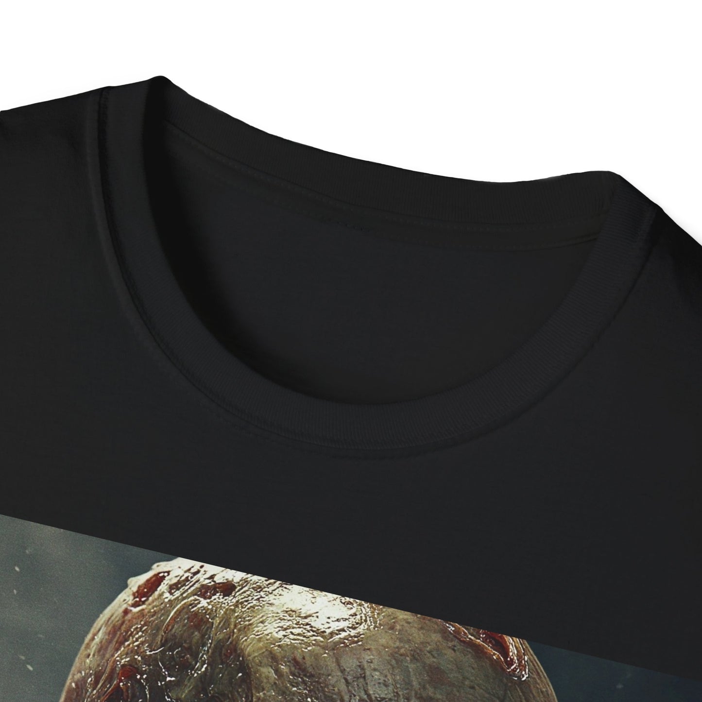 UK - Zombie Graphic Unisex T-Shirt - Perfect for Halloween and Horror Fans