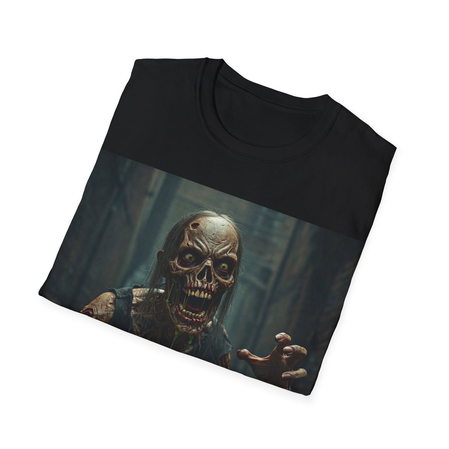UK - Unisex Softstyle T-Shirt - Creepy Zombie Graphic Tee for Halloween