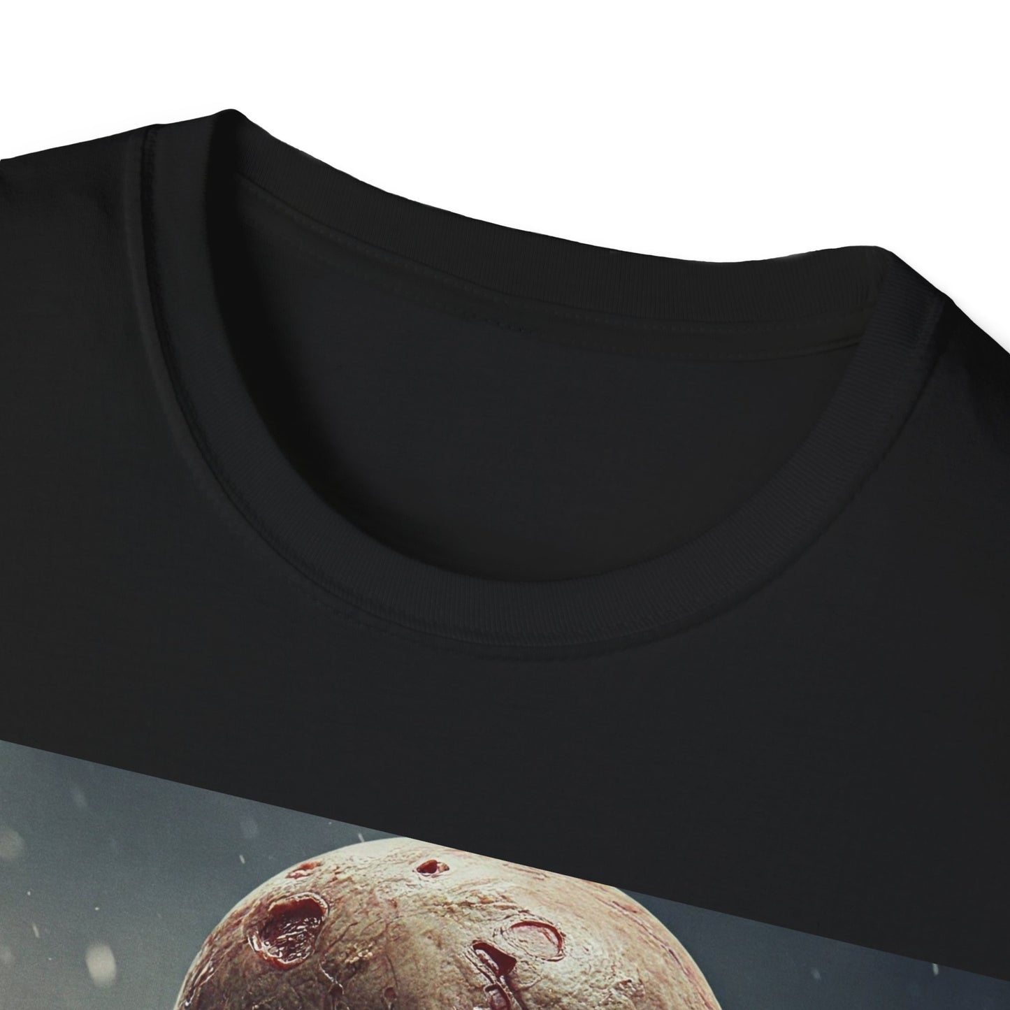UK - Unisex Softstyle T-Shirt with Creepy Skeleton Design - Perfect for Halloween and Horror Fans