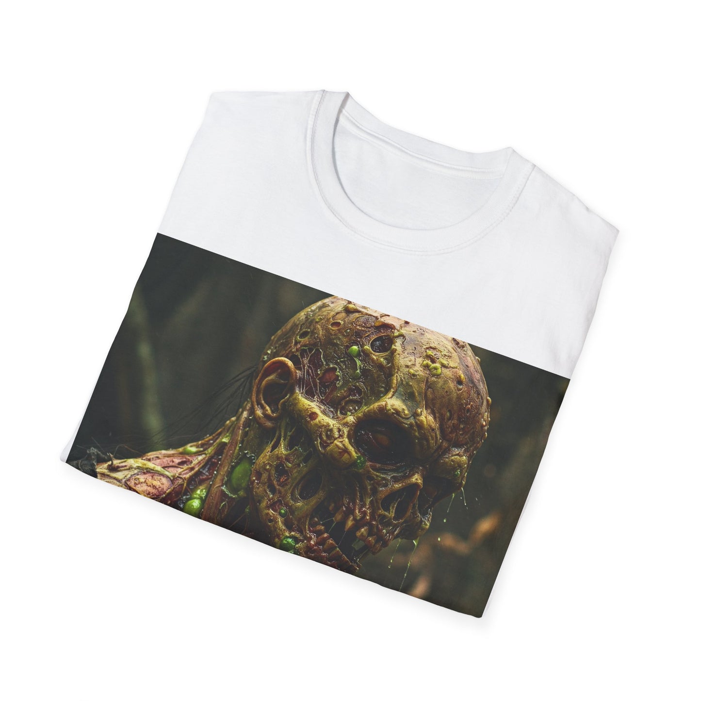 UK - Creepy Zombie Graphic Unisex Softstyle T-Shirt - Perfect for Halloween and Horror Fans