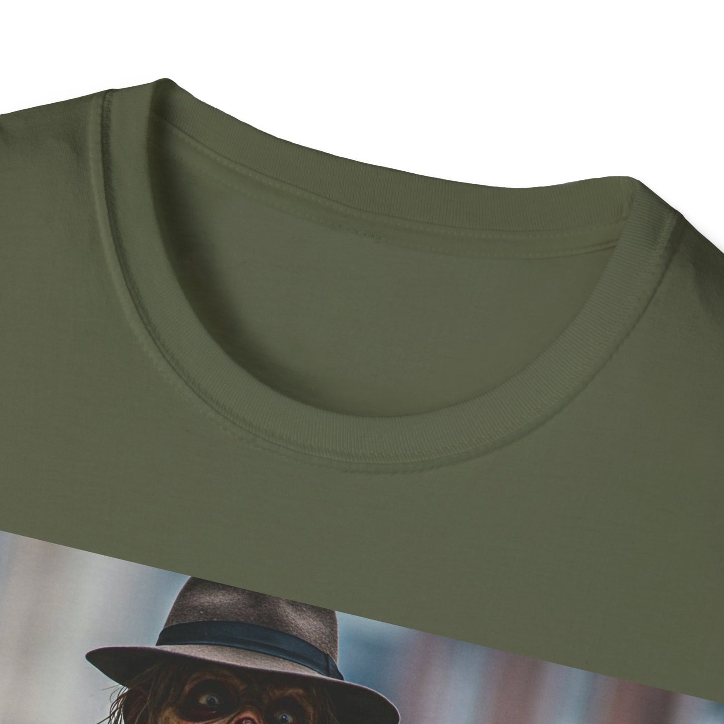 UK - Stylish Horror-Themed Unisex Softstyle T-Shirt