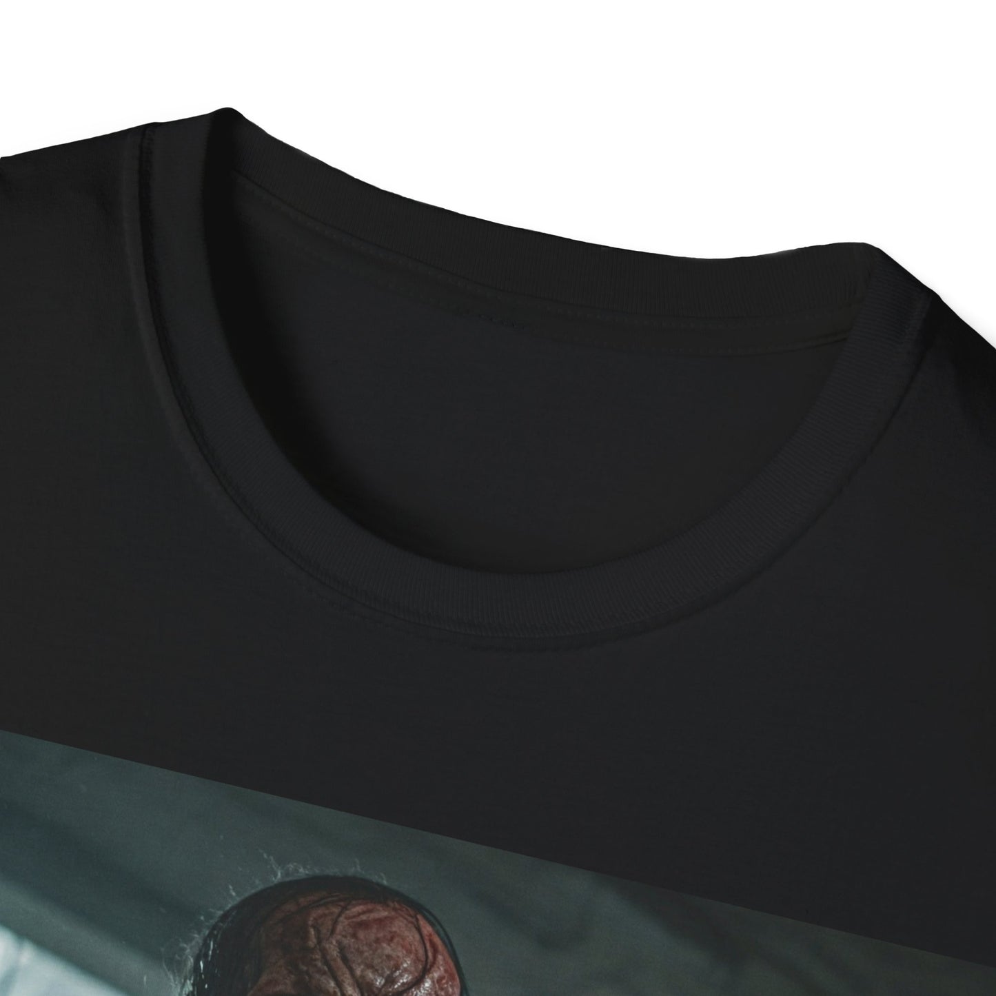 UK - Creepy Zombie Graphic Unisex T-Shirt - Perfect for Halloween & Horror Fans