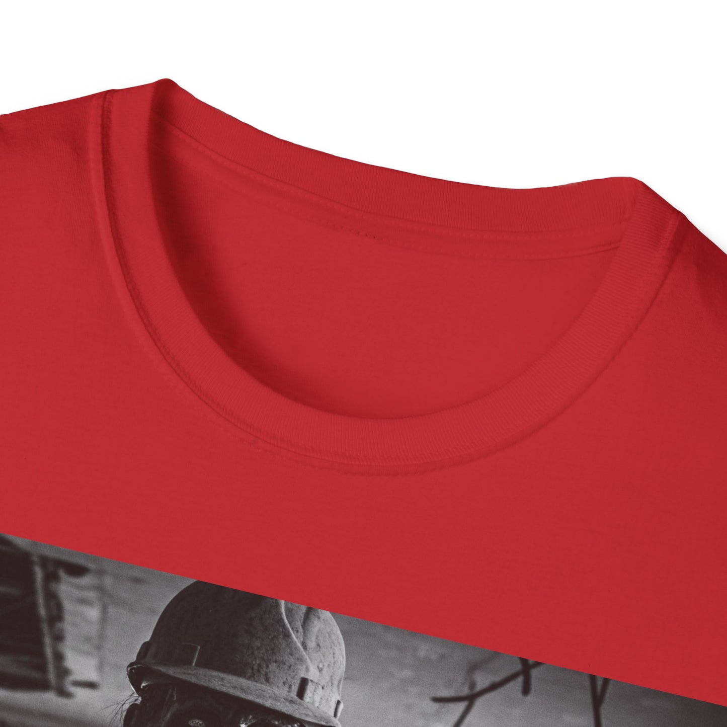 UK - Unisex Softstyle T-Shirt with Creepy Monster Design - Perfect for Halloween and Horror Fans