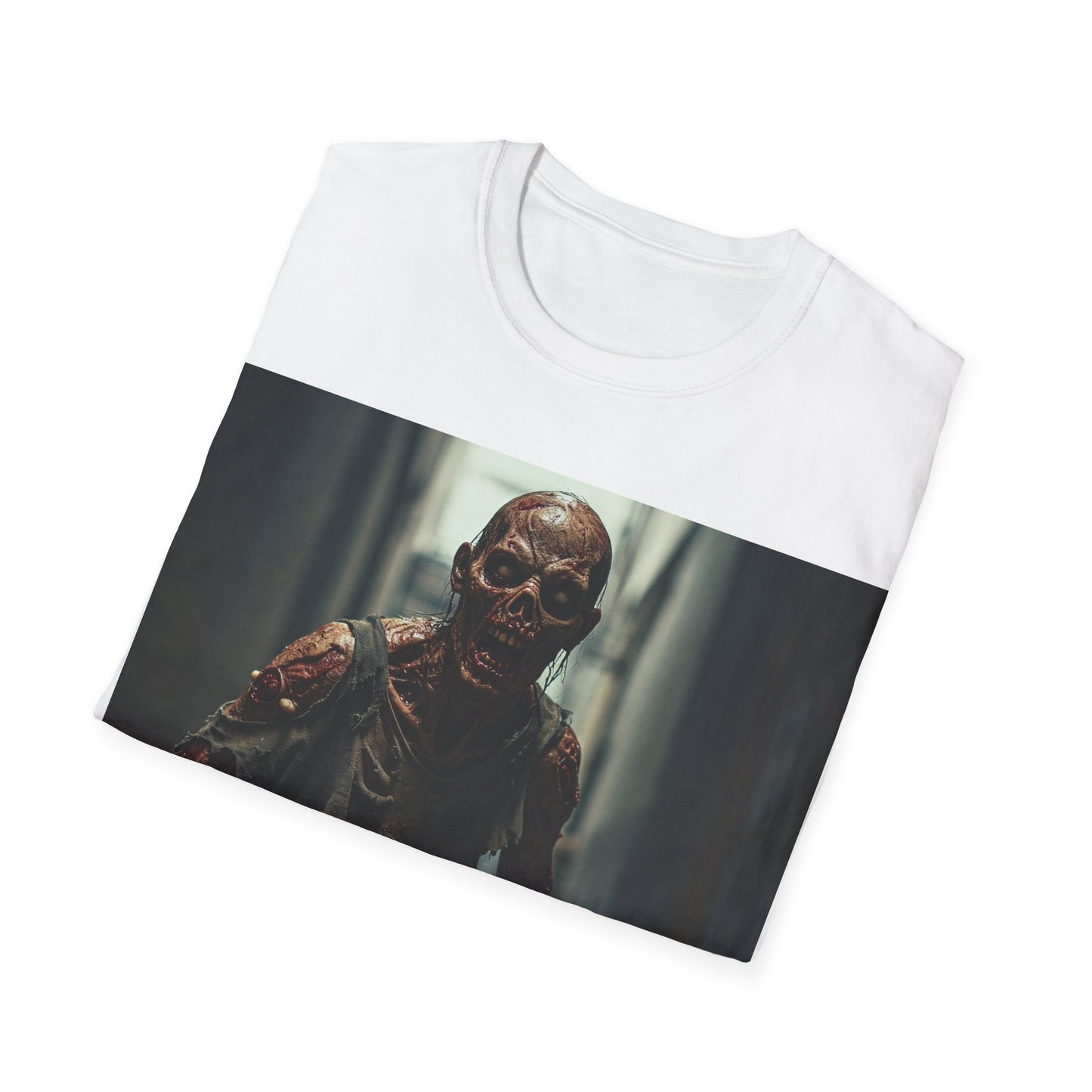 UK - Zombie Graphic Unisex Softstyle T-Shirt - Perfect for Halloween & Horror Fans