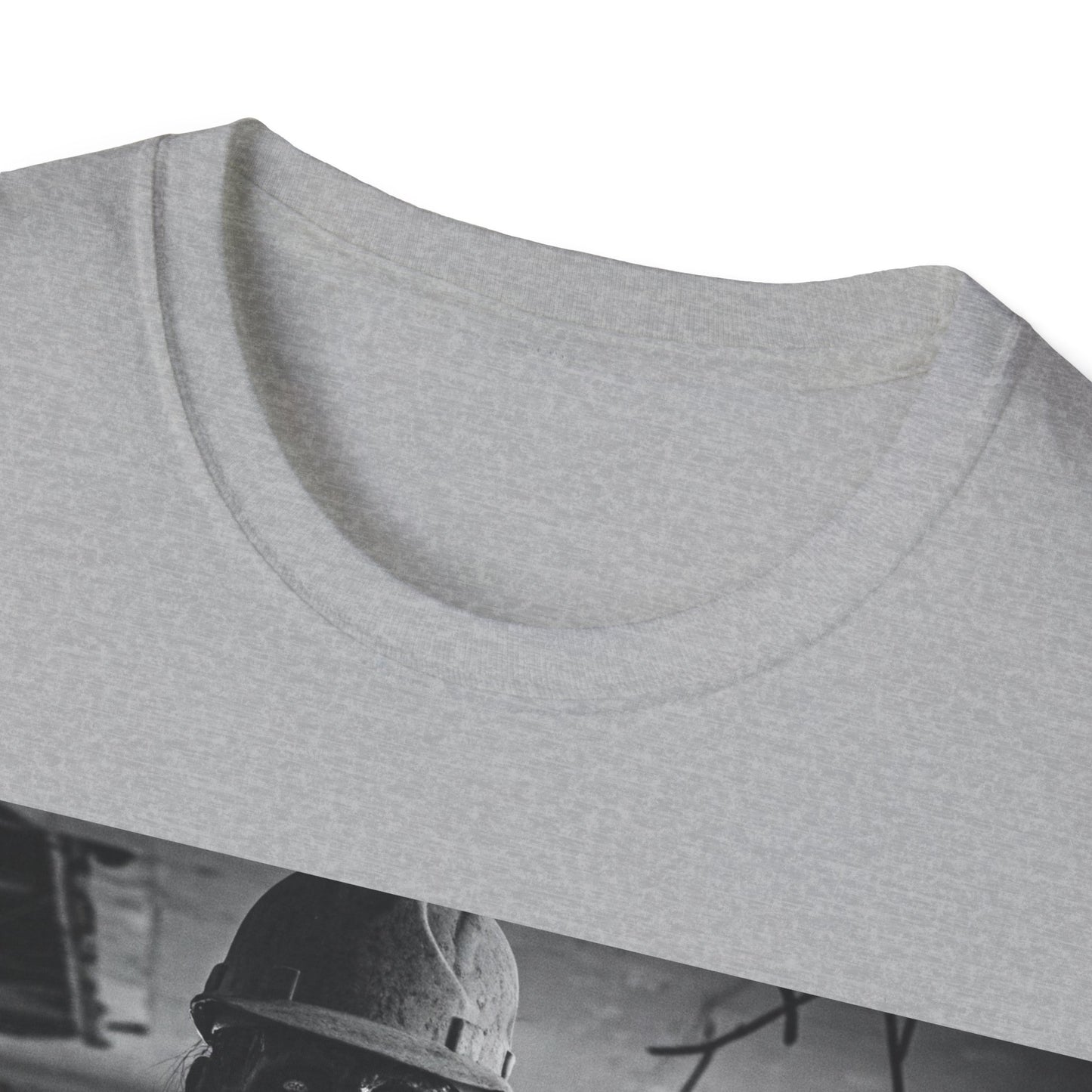UK - Unisex Softstyle T-Shirt with Creepy Monster Design - Perfect for Halloween and Horror Fans