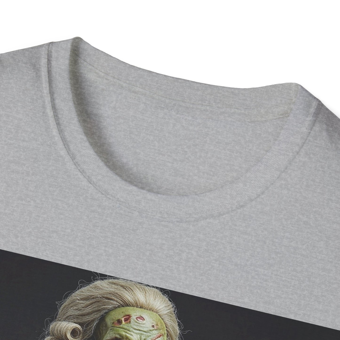 UK - Creepy Zombie Portrait Unisex Softstyle T-Shirt - Perfect for Halloween