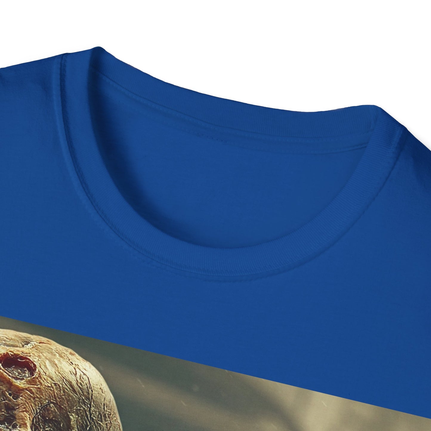 UK - Unisex Softstyle Zombie Graphic T-Shirt - Spooky Halloween Tee