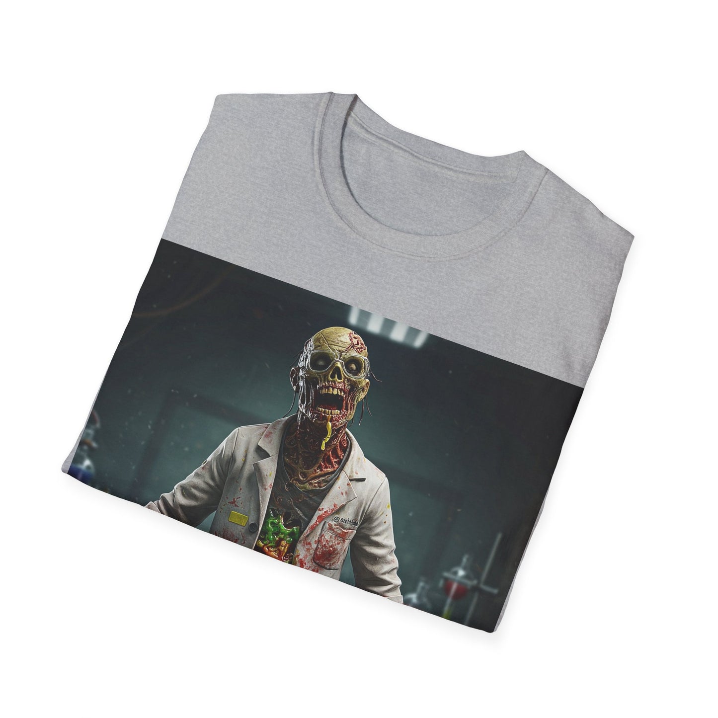 UK - Zombie Scientist Unisex Softstyle T-Shirt - Perfect for Halloween and Horror Fans