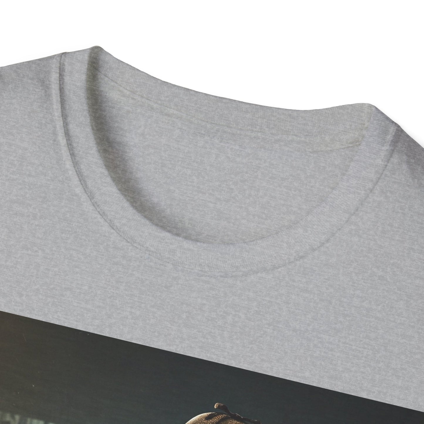 UK - Mystery Hunter Unisex Softstyle T-Shirt - Cool Graphic Tee for Curious Minds