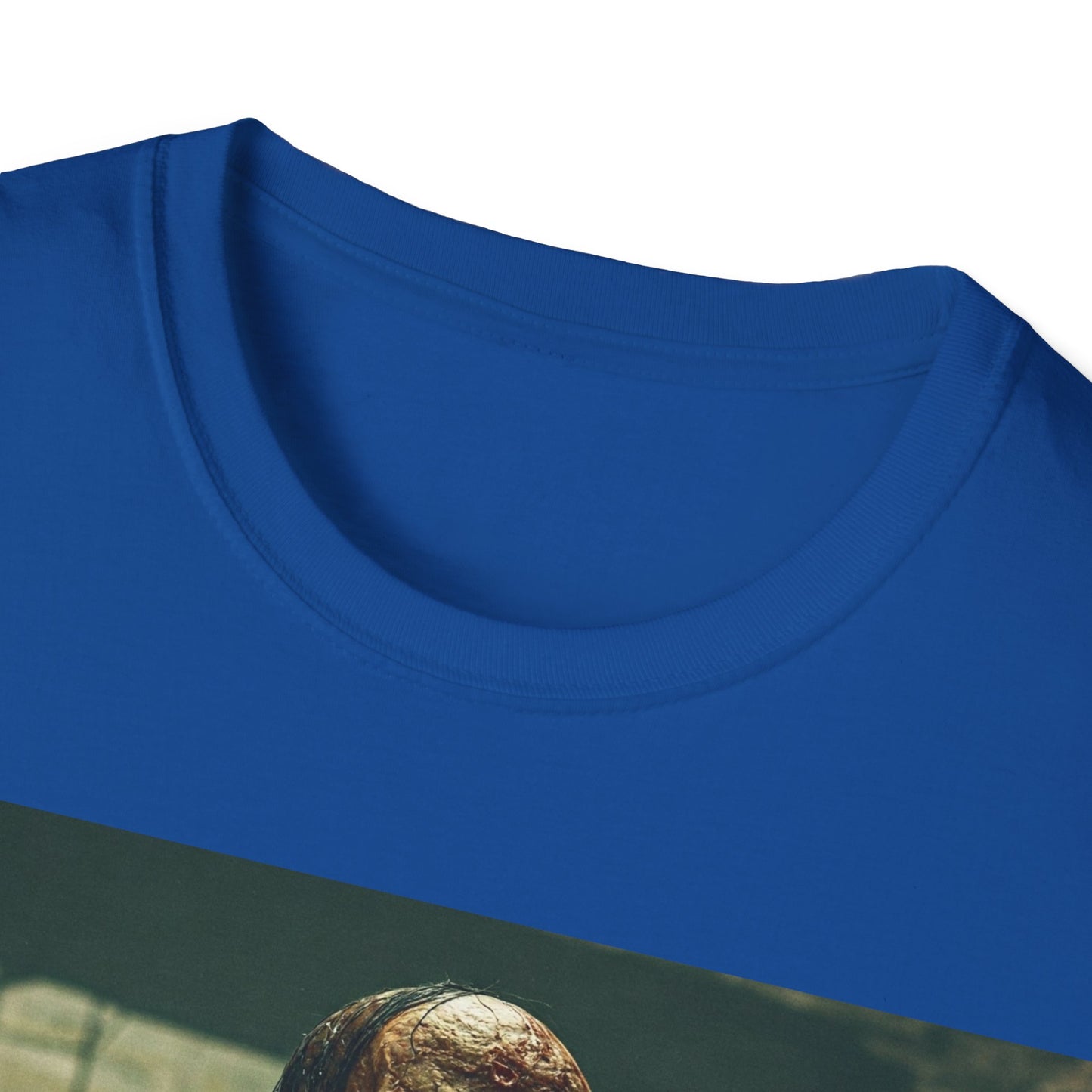 UK - Horror Graphic Unisex T-Shirt - Spooky Zombie Design - Perfect for Halloween and Horror Fans