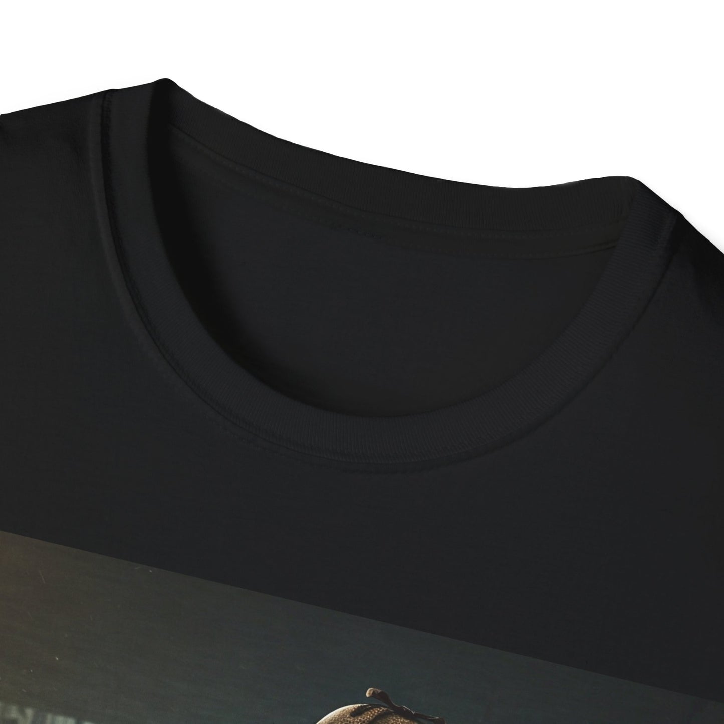 UK - Mystery Hunter Unisex Softstyle T-Shirt - Cool Graphic Tee for Curious Minds