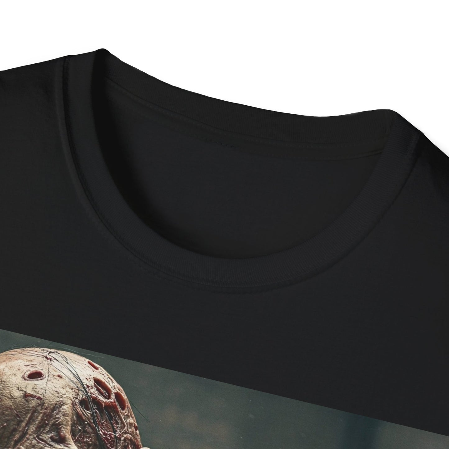 UK - Creepy Zombie Graphic Unisex T-Shirt - Perfect for Halloween and Horror Fans