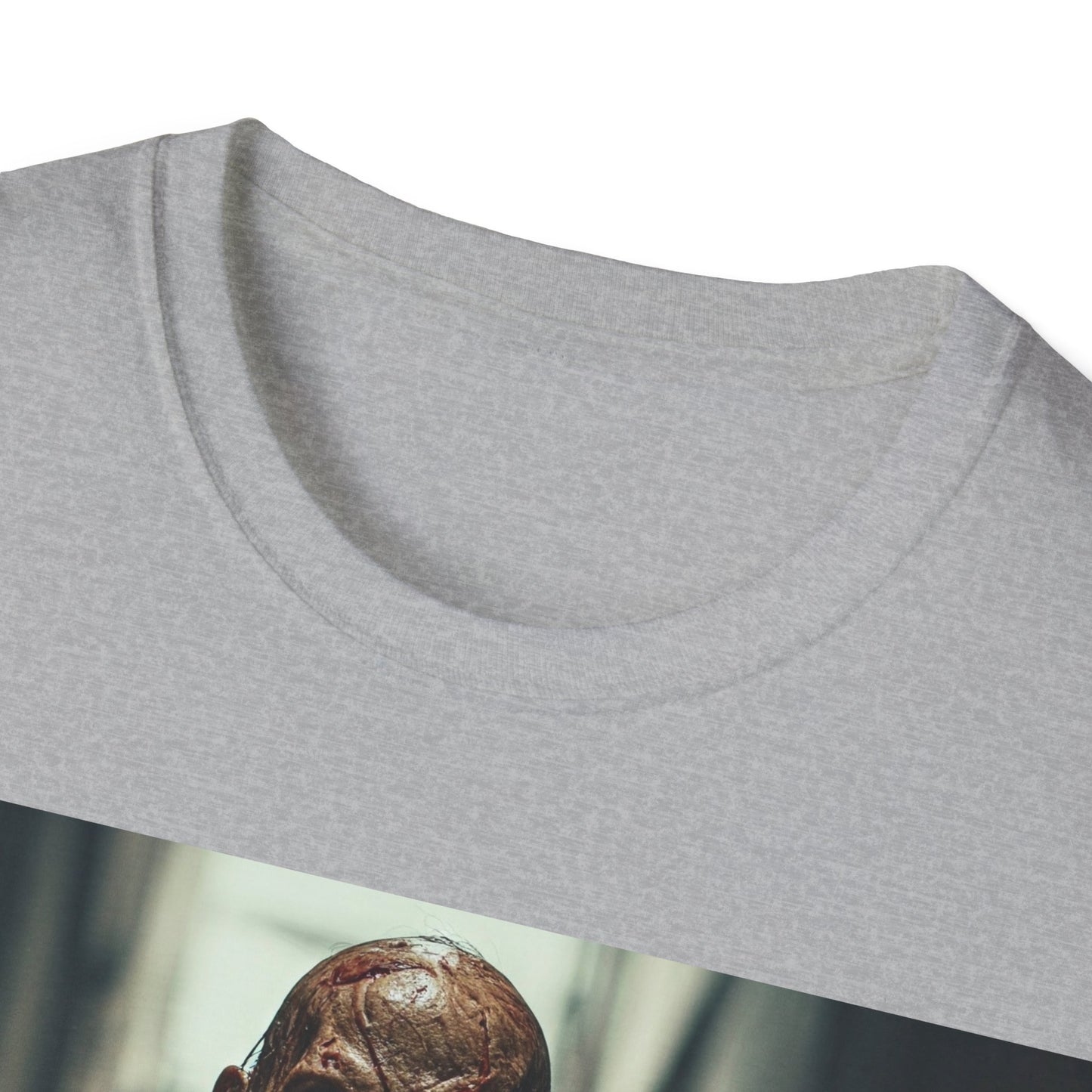 UK - Zombie Graphic Unisex Softstyle T-Shirt - Perfect for Halloween & Horror Fans
