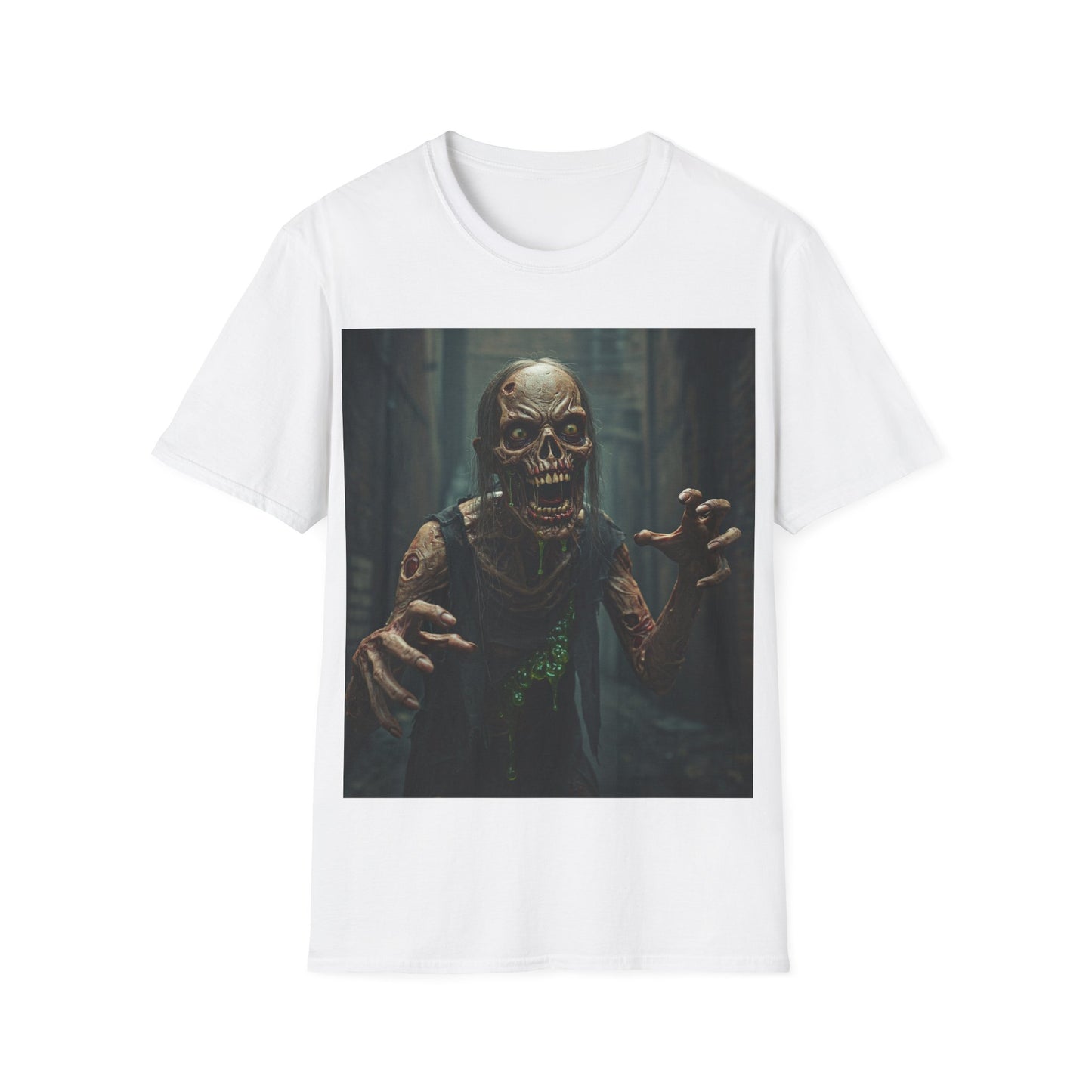 UK - Unisex Softstyle T-Shirt - Creepy Zombie Graphic Tee for Halloween
