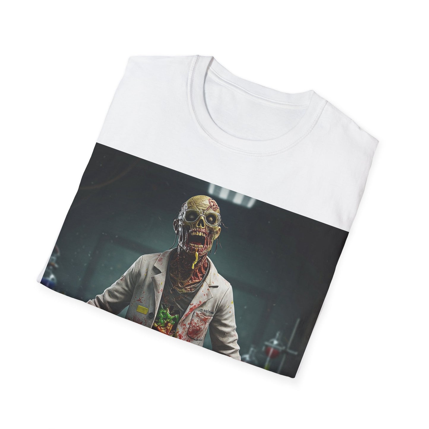 UK - Zombie Scientist Unisex Softstyle T-Shirt - Perfect for Halloween and Horror Fans