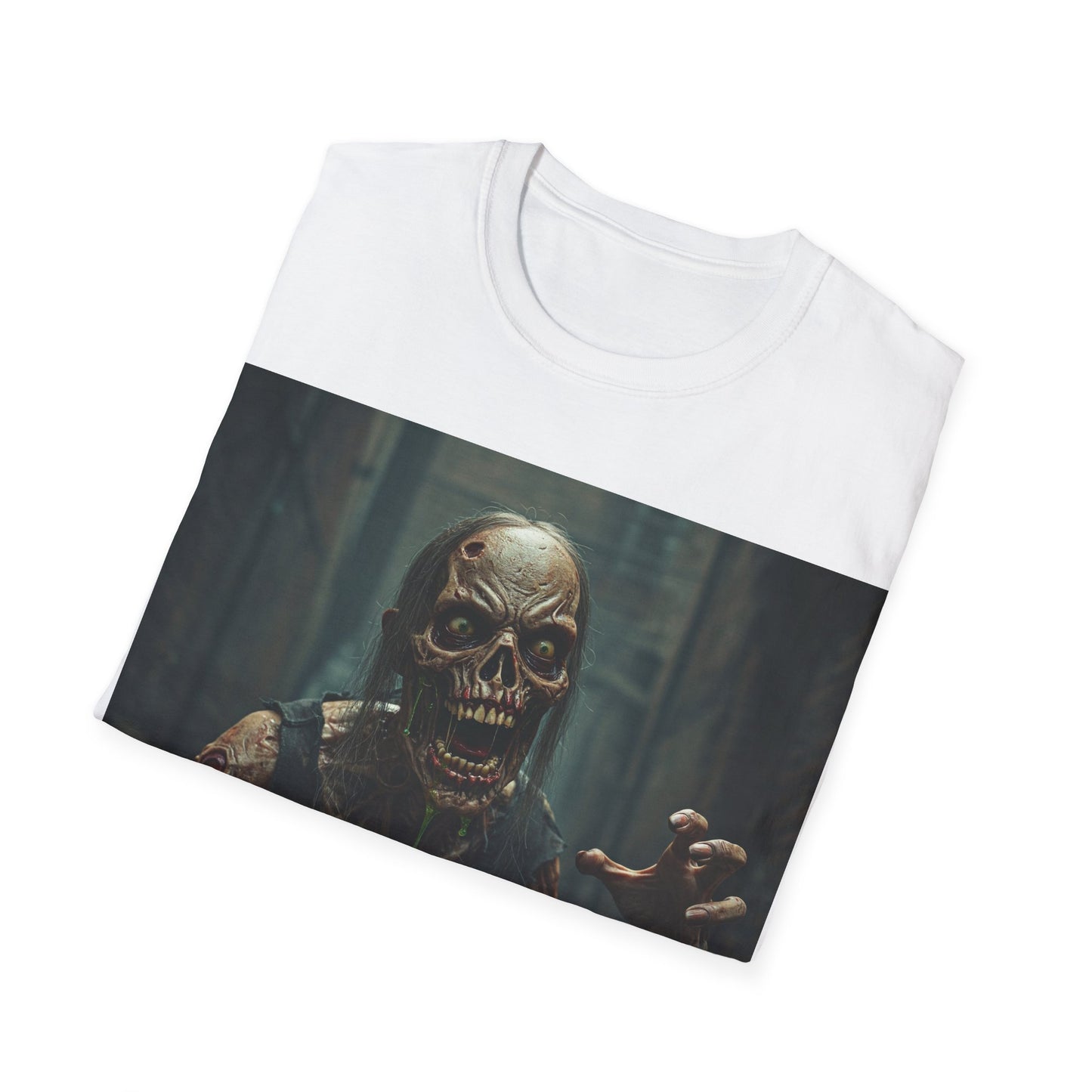 UK - Unisex Softstyle T-Shirt - Creepy Zombie Graphic Tee for Halloween
