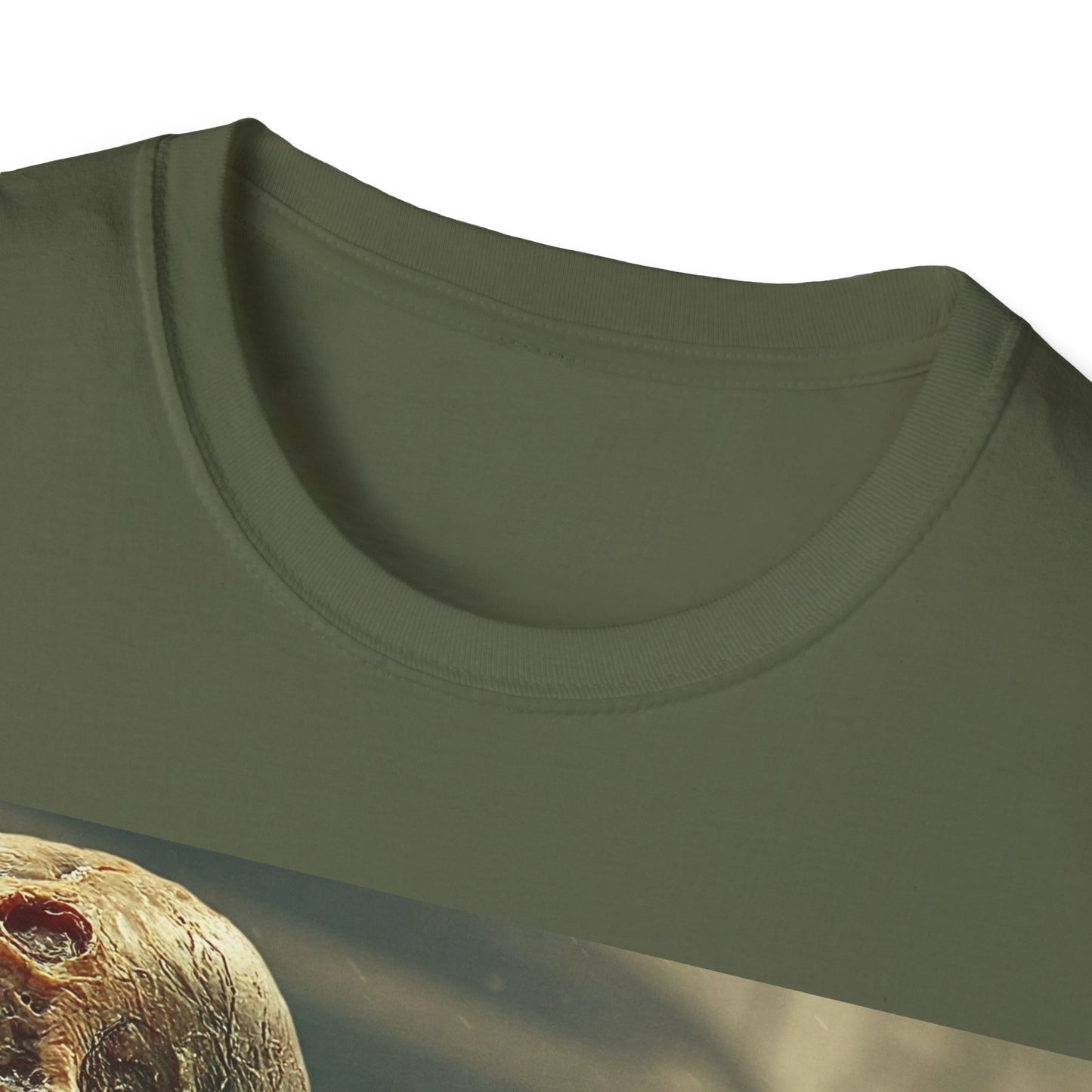UK - Unisex Softstyle Zombie Graphic T-Shirt - Spooky Halloween Tee