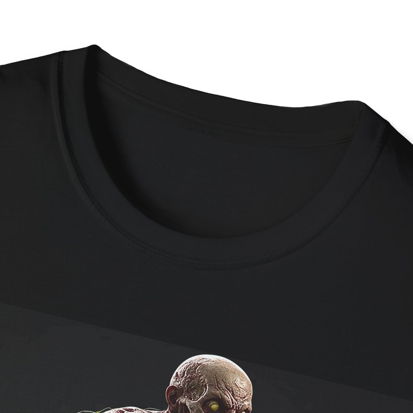 UK - Zombie Graphic Unisex Softstyle T-Shirt - Perfect for Halloween and Horror Fans