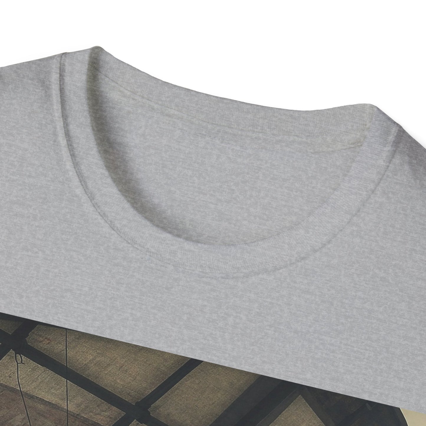 UK - Zombie Parachute Unisex Softstyle T-Shirt - Perfect for Halloween and Horror Fans