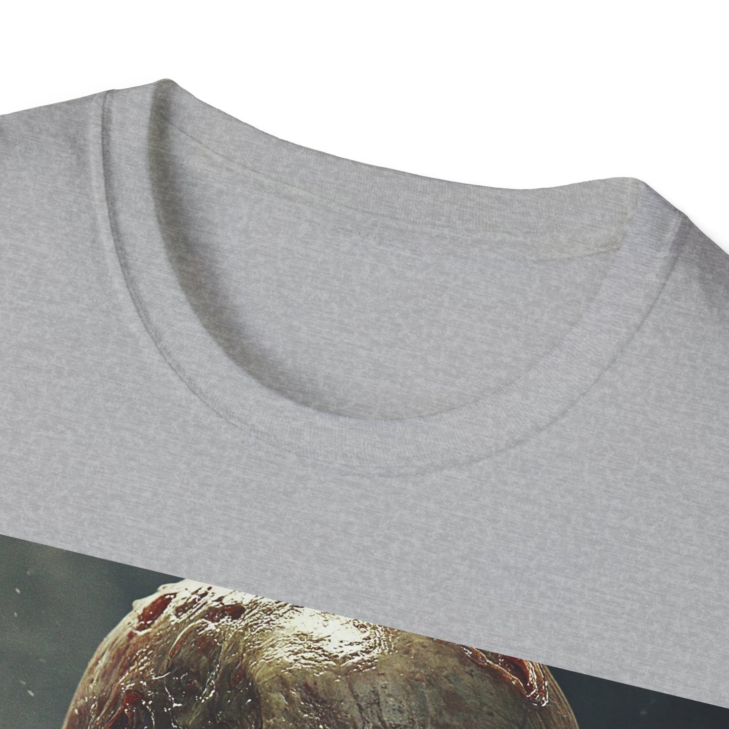 UK - Zombie Graphic Unisex T-Shirt - Perfect for Halloween and Horror Fans