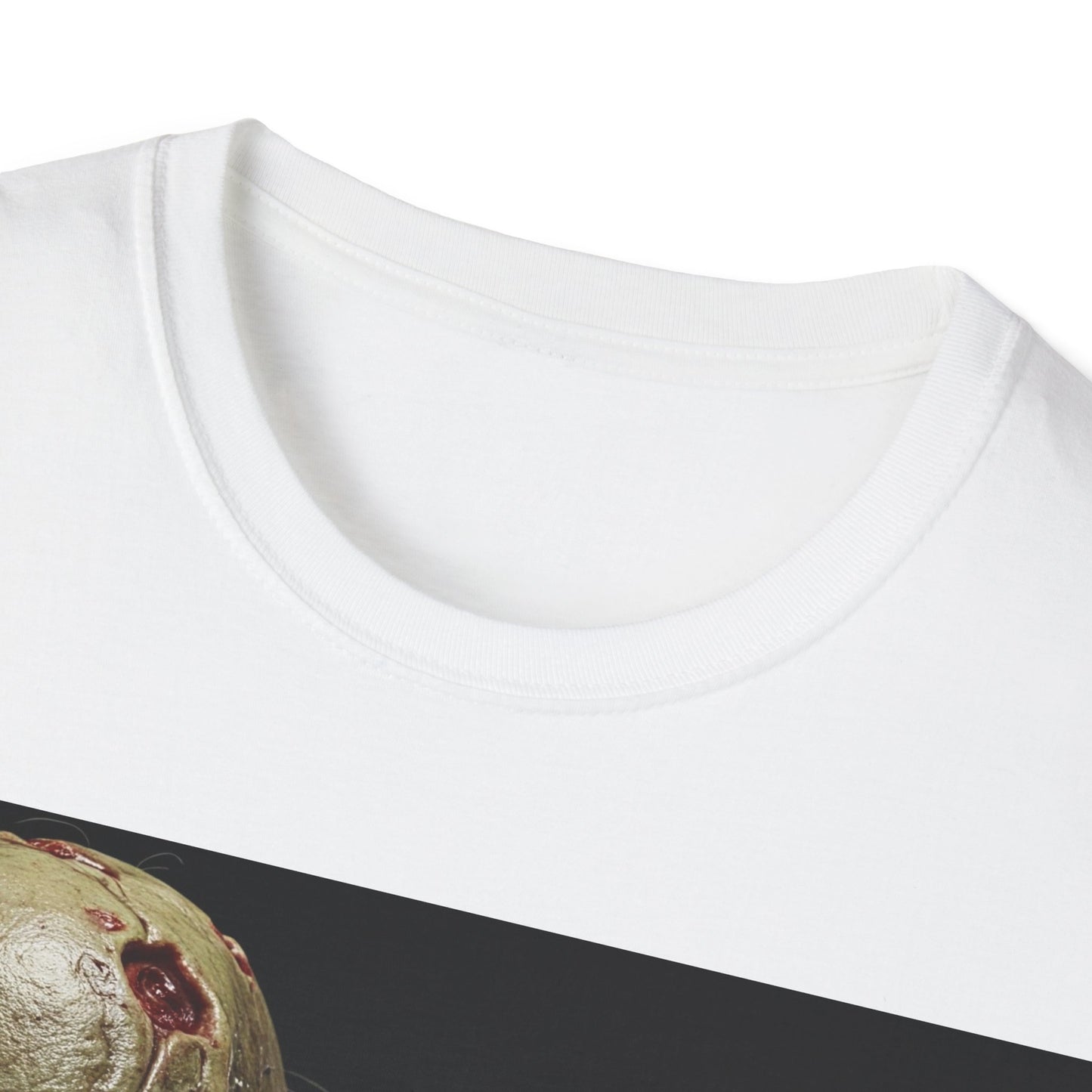 UK - Cute Zombie Cat Apocalyptic Portrait Tee, bold, decaying zombie graphic