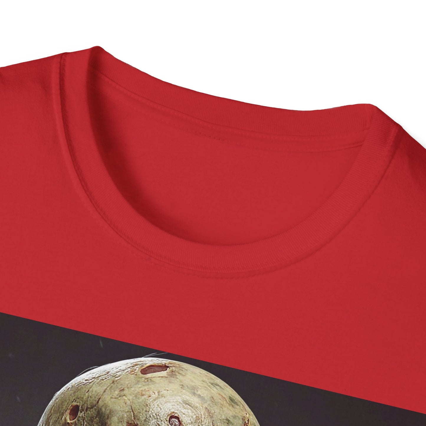 UK - Unisex Softstyle T-Shirt with Creepy Zombie Graphic - Perfect for Halloween and Horror Fans