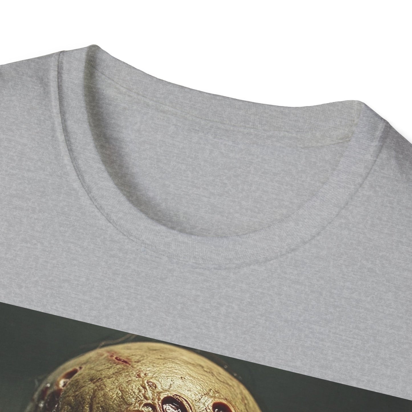 UK - Unisex Softstyle T-Shirt - Creepy Skull Design - Perfect for Halloween or Casual Wear