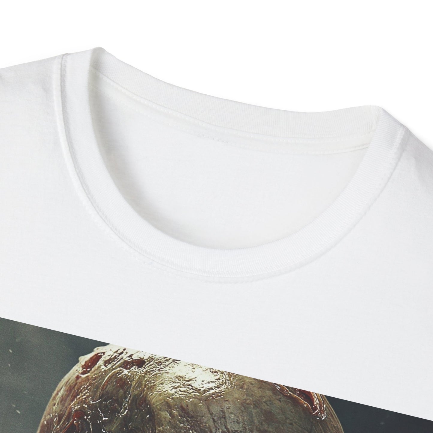UK - Zombie Graphic Unisex T-Shirt - Perfect for Halloween and Horror Fans