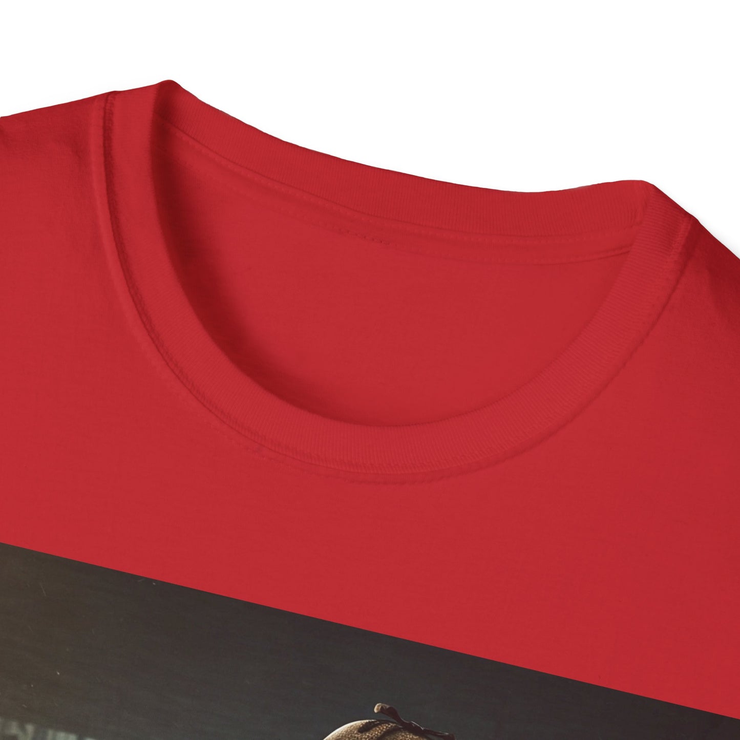 UK - Mystery Hunter Unisex Softstyle T-Shirt - Cool Graphic Tee for Curious Minds