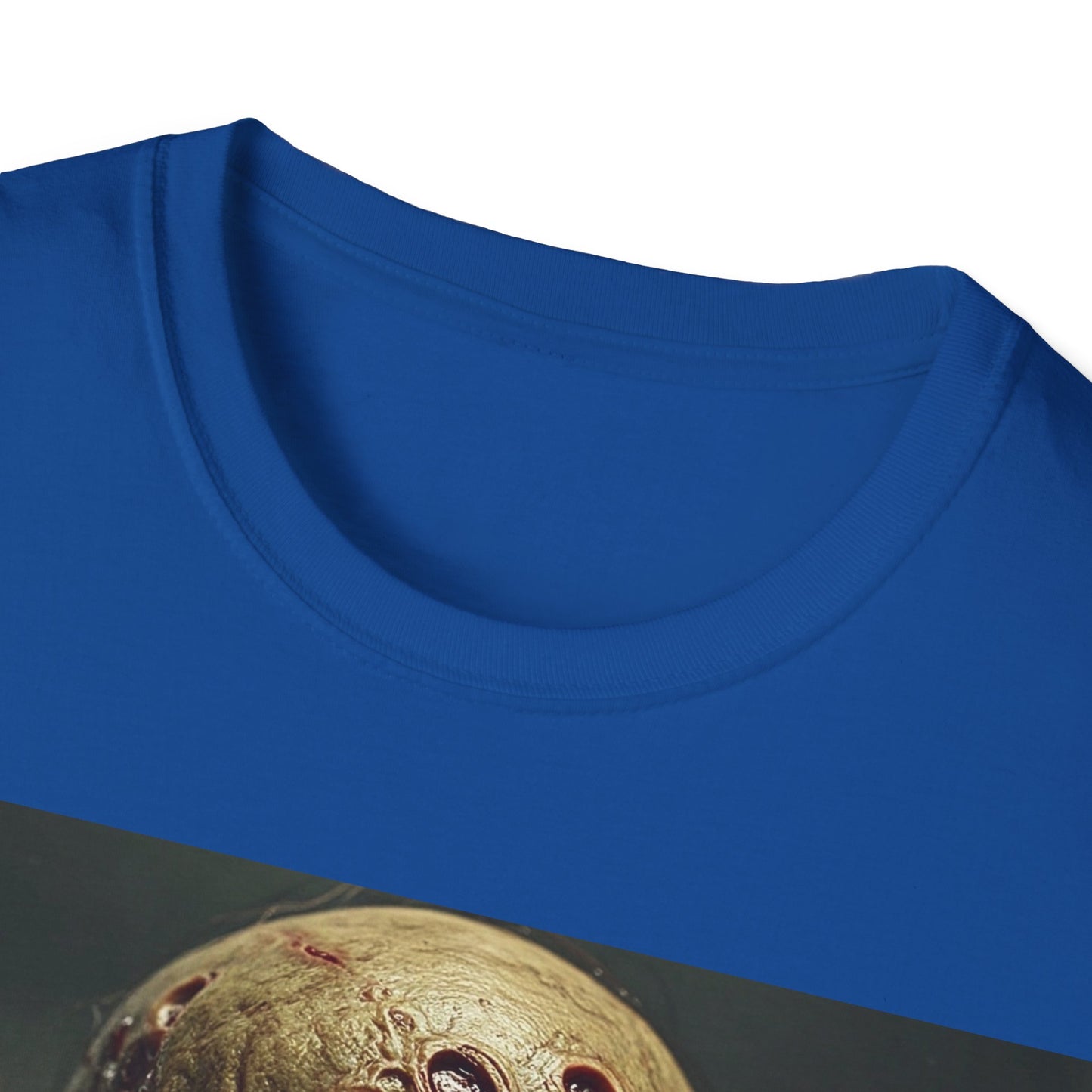 UK - Unisex Softstyle T-Shirt - Creepy Skull Design - Perfect for Halloween or Casual Wear