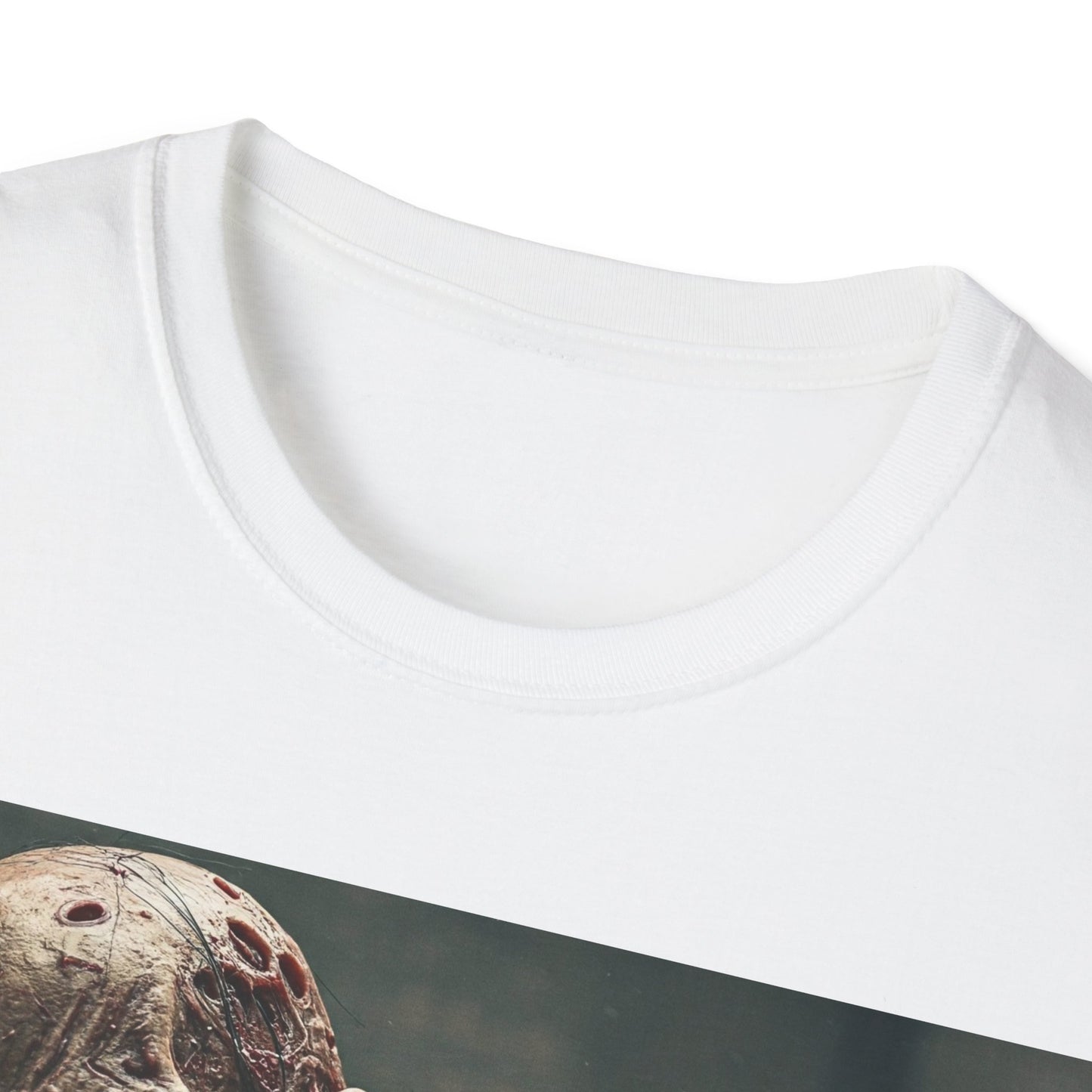 UK - Creepy Zombie Graphic Unisex T-Shirt - Perfect for Halloween and Horror Fans