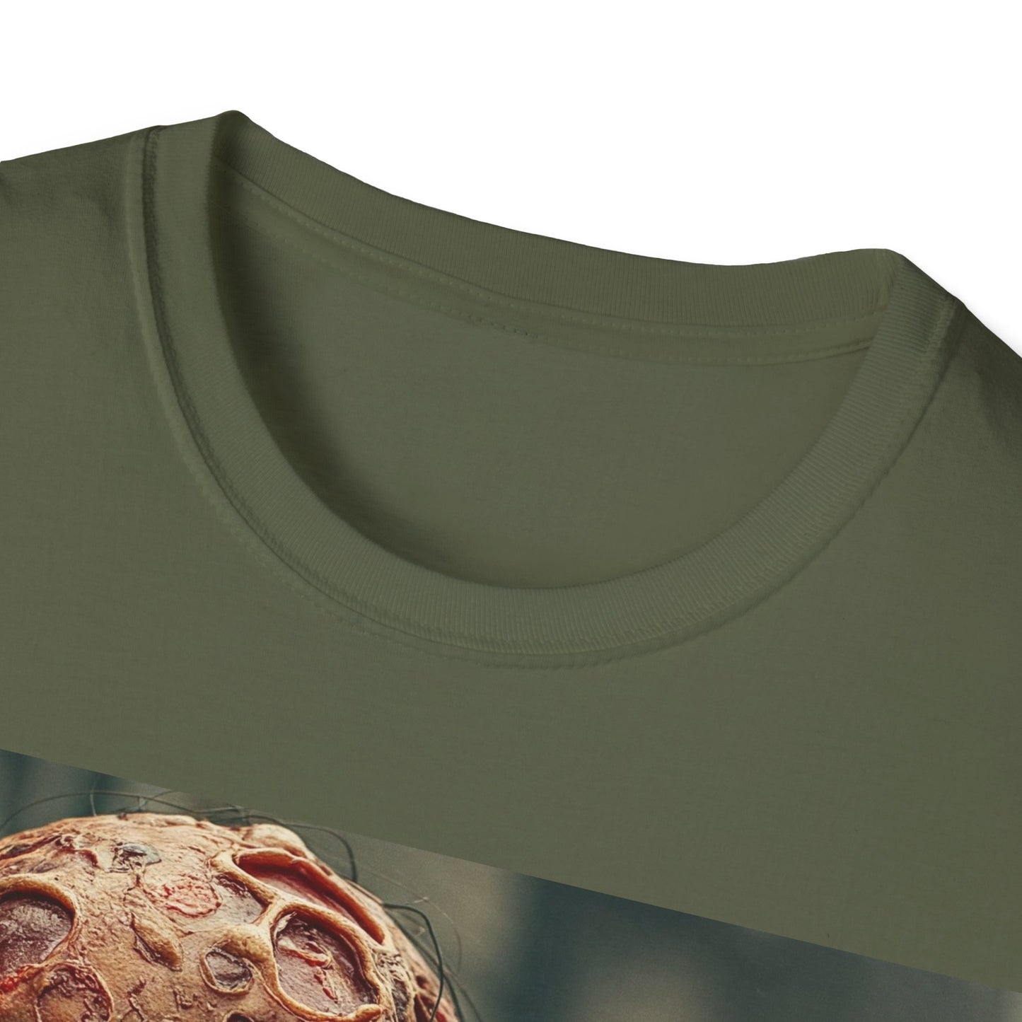 UK - Creepy Zombie Unisex Softstyle T-Shirt for Halloween Horror Fans
