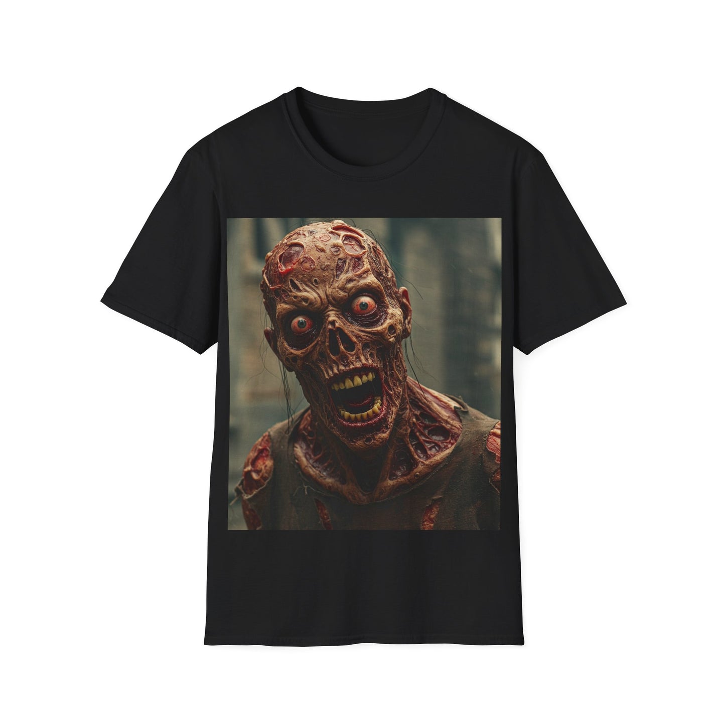UK - Creepy Zombie Unisex Softstyle T-Shirt for Halloween Horror Fans