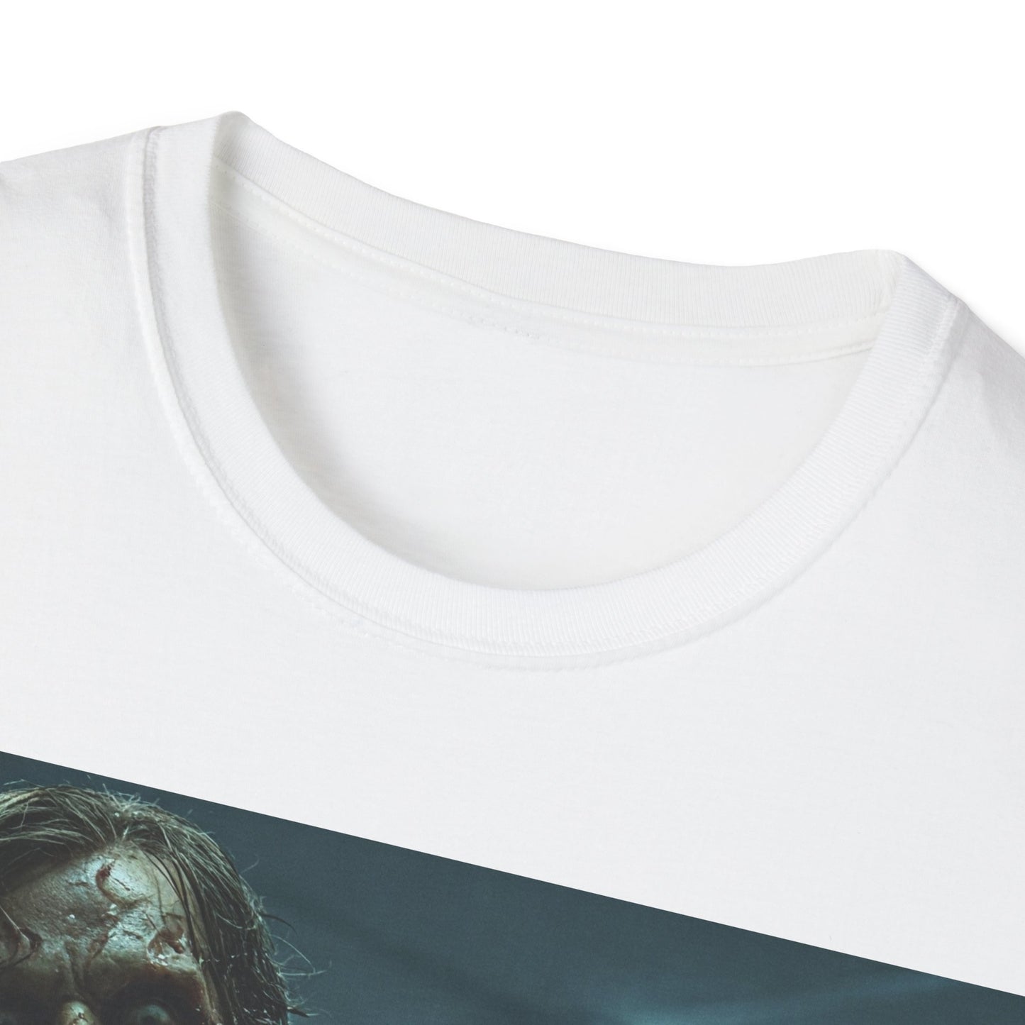 UK - Zombie Horror Unisex Softstyle T-Shirt - Spooky Graphic Tee for Halloween and Horror Lovers