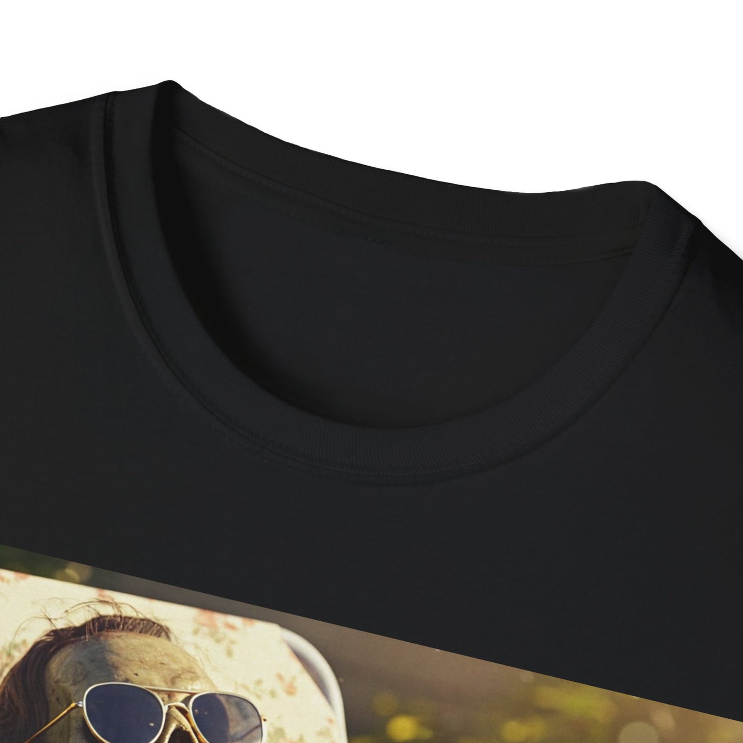 UK - Relaxing Skeleton Unisex Softstyle T-Shirt - Perfect for Halloween and Everyday Wear