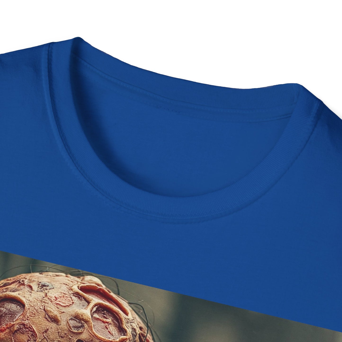 UK - Creepy Zombie Unisex Softstyle T-Shirt for Halloween Horror Fans
