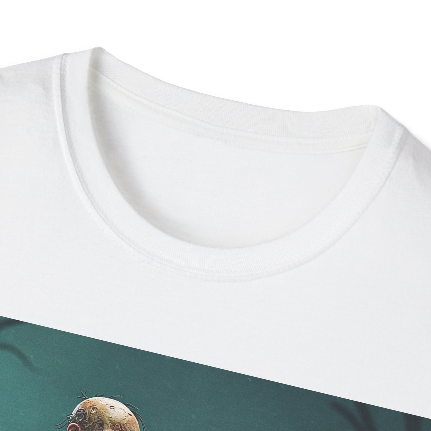 UK - Zombie Swordsman Unisex Softstyle T-Shirt - Perfect for Halloween & Horror Fans